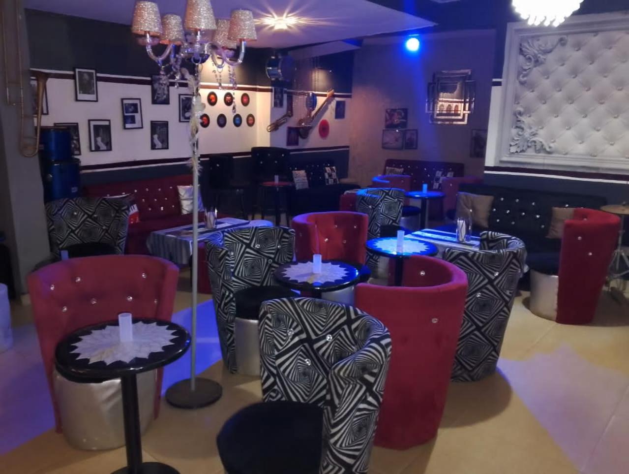 Hotel Restaurant Constellation Tchang Esterno foto